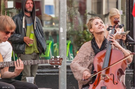 Buskers in Brighton North Laine with guitar and cello 2014 eyeteeth.net